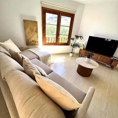 Casa Con Gran Terraza Y Vistas